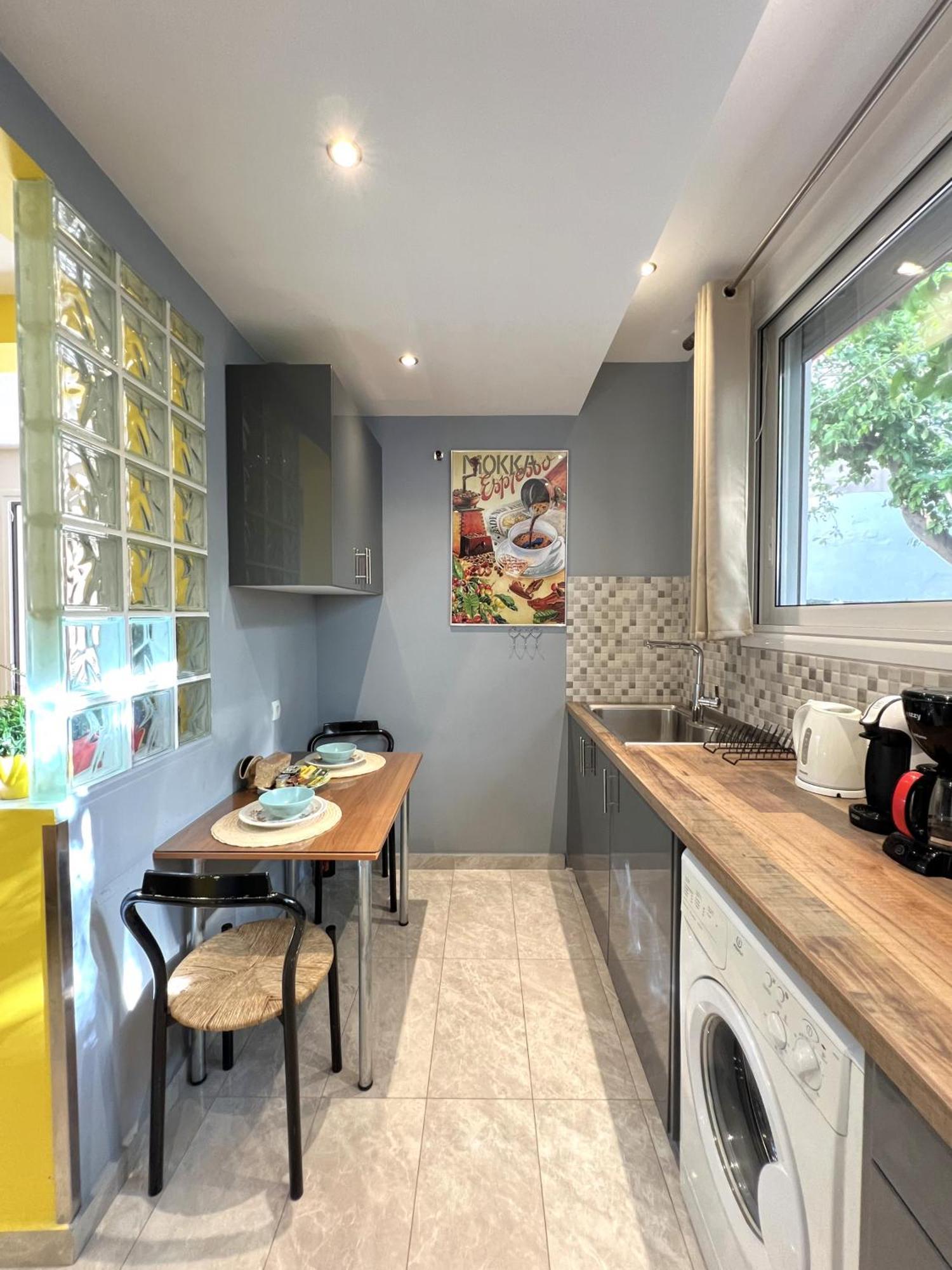 Historic Center Getaway 10'walk To Acropolis Hill Apartment Athens